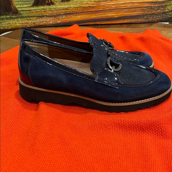 Donald Pliner Women Clio Loafer - Picture 7 of 14